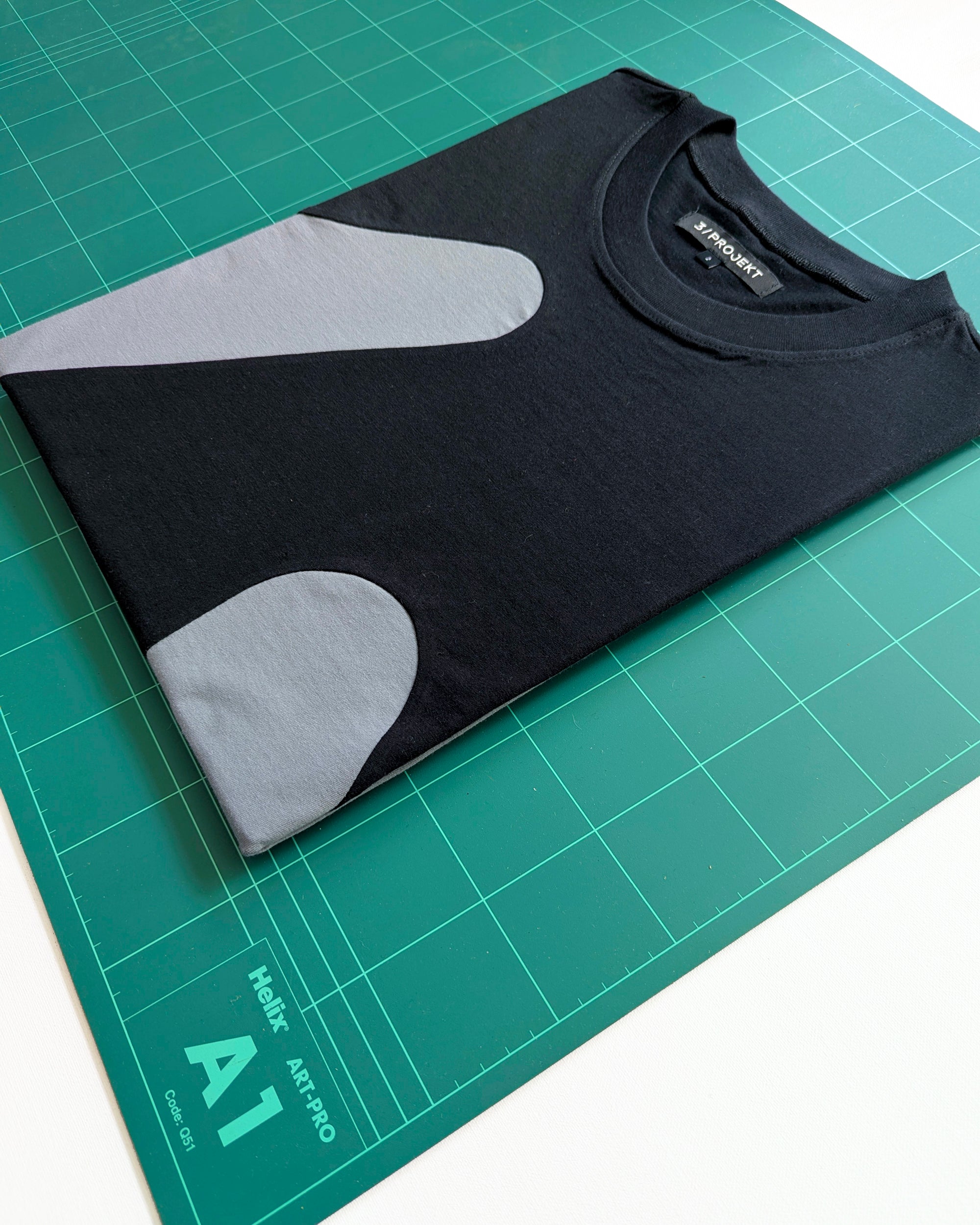 SERIES 0.2 - Black/Grey T-shirt